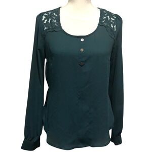 Green‎ Long Sleeve Blouse with Floral Lace Detail - Elegant Ladies Top